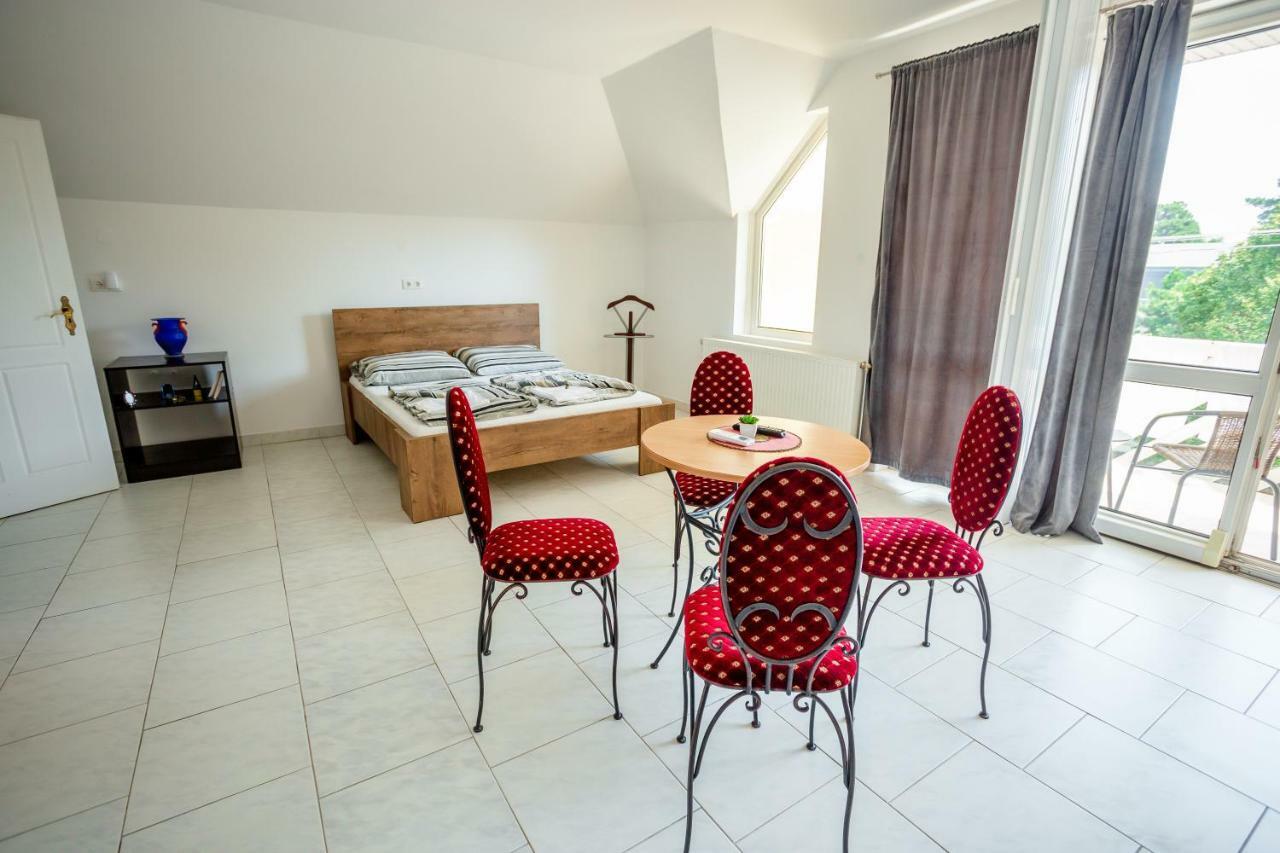 Teraszos Vendeghaz Apartment Keszthely Exterior photo